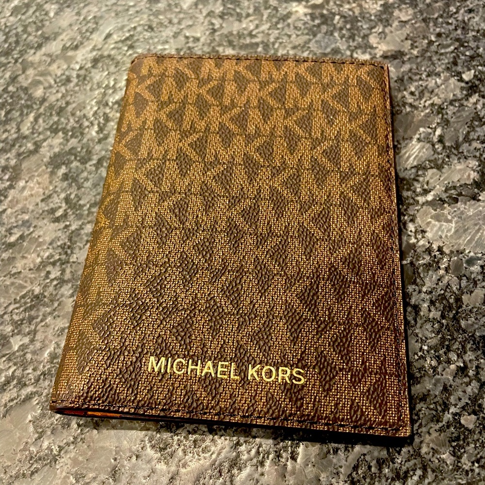 Michael Kors Passport Wallet Brand New